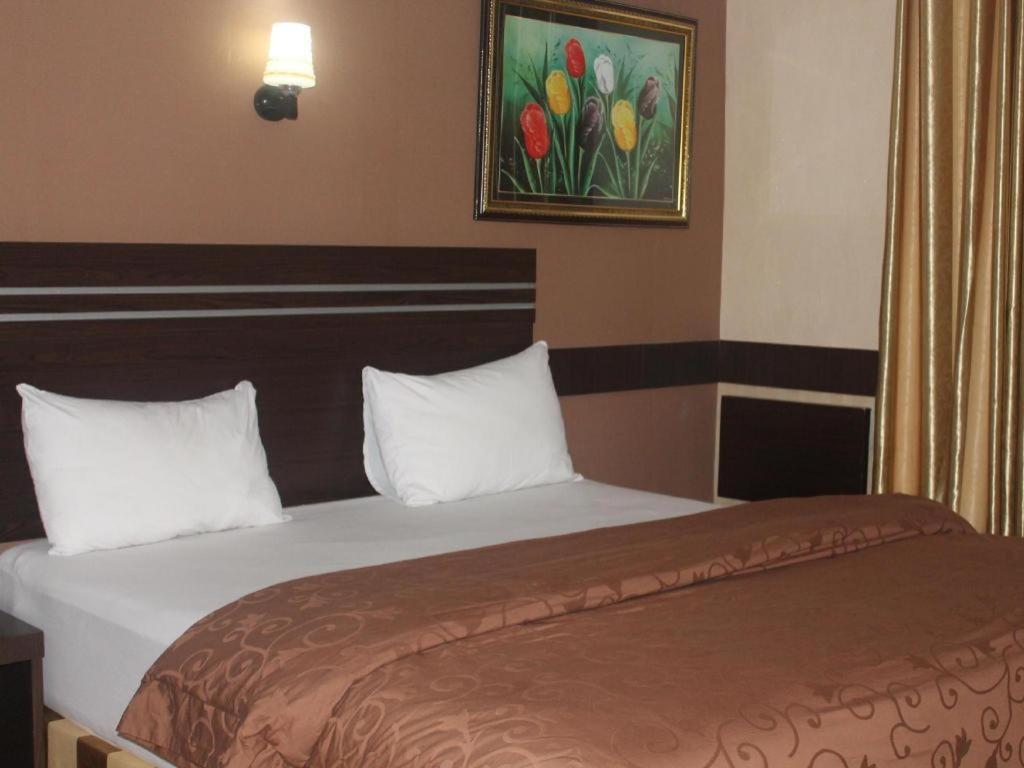 מדאן Hotel Menara Lexus מראה חיצוני תמונה